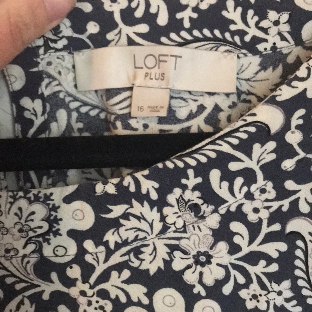 LOFT Plus Patterned Top - Picture 5 of 5